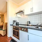 Laetitia 8 *
