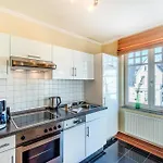 Laetitia 8 * Binz