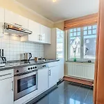 Laetitia 8 * Binz