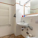 Laetitia 8 Binz