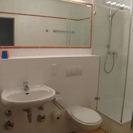 Laetitia 8 * Binz