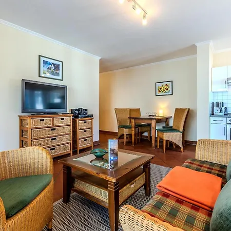 Apartment Laetitia 8 *