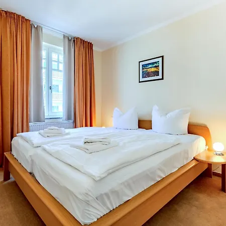 Laetitia 8 * Binz